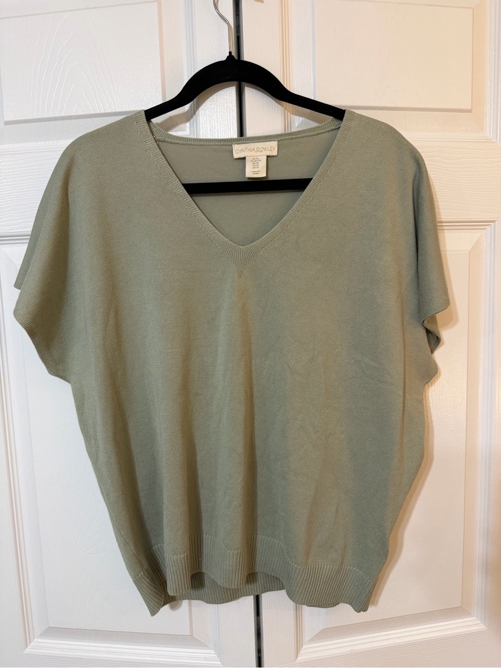 Cynthia Rowley Light Sage V-Neck Short Sleeve Sweater